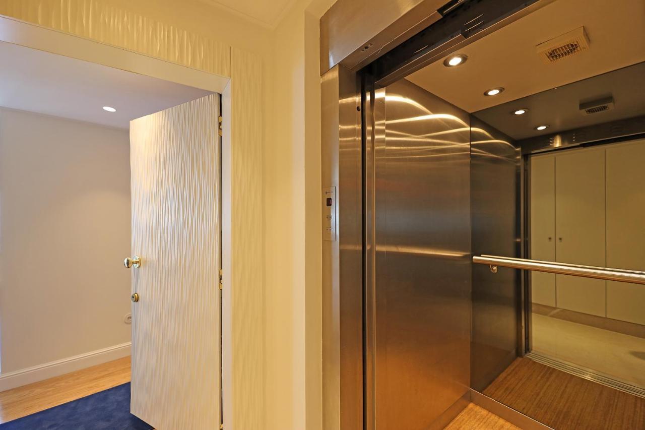 Flh Porto Clerigos Luxury Apartments Exterior photo